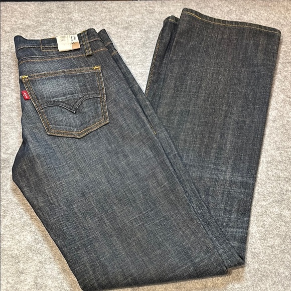 🔥 **Ultimate Chic: Levi's Premium City Boot Cut Jeans, size 26** 🔥 - Picture 4 of 14